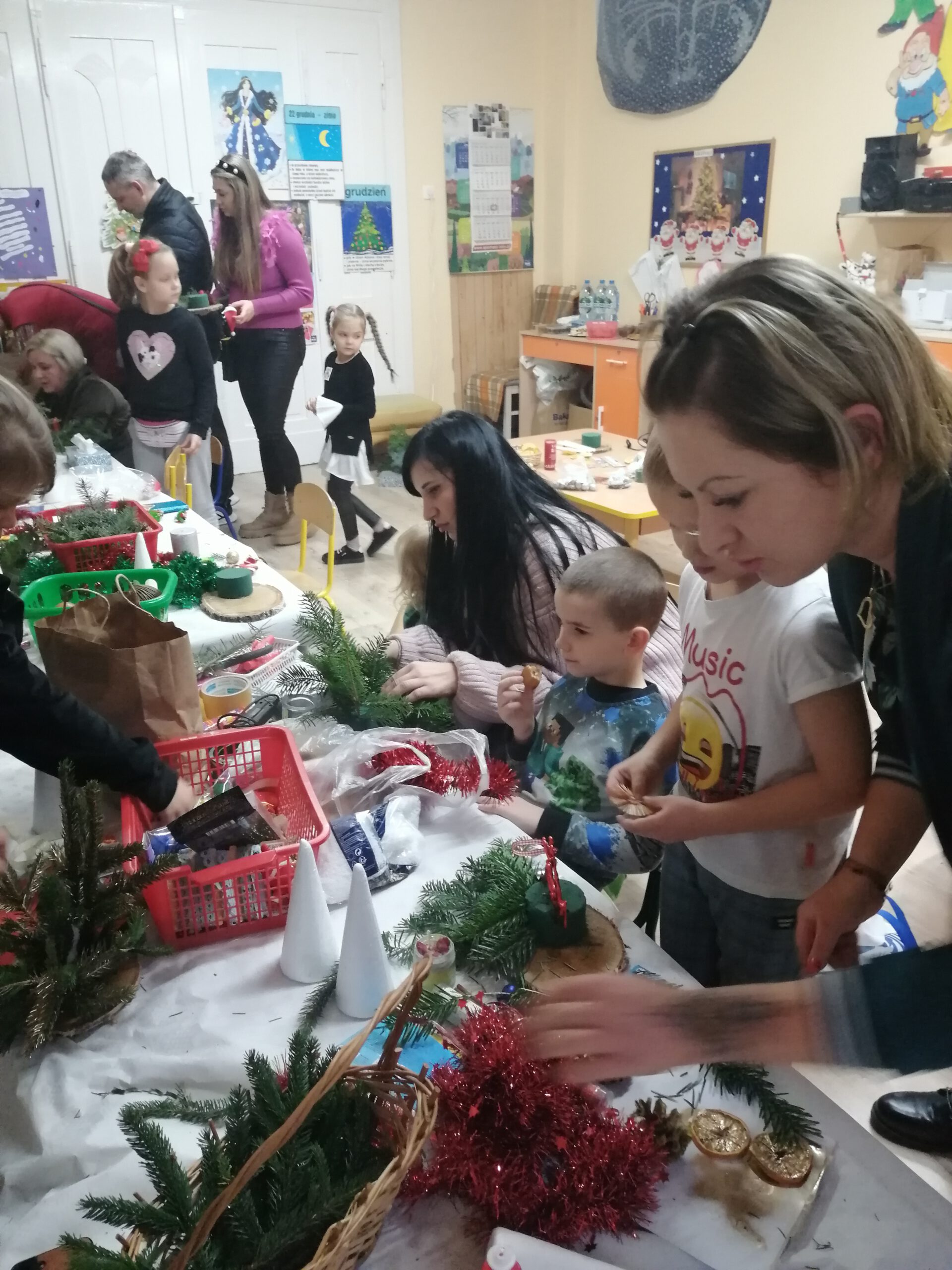 Wybieramy elementy do stroików.