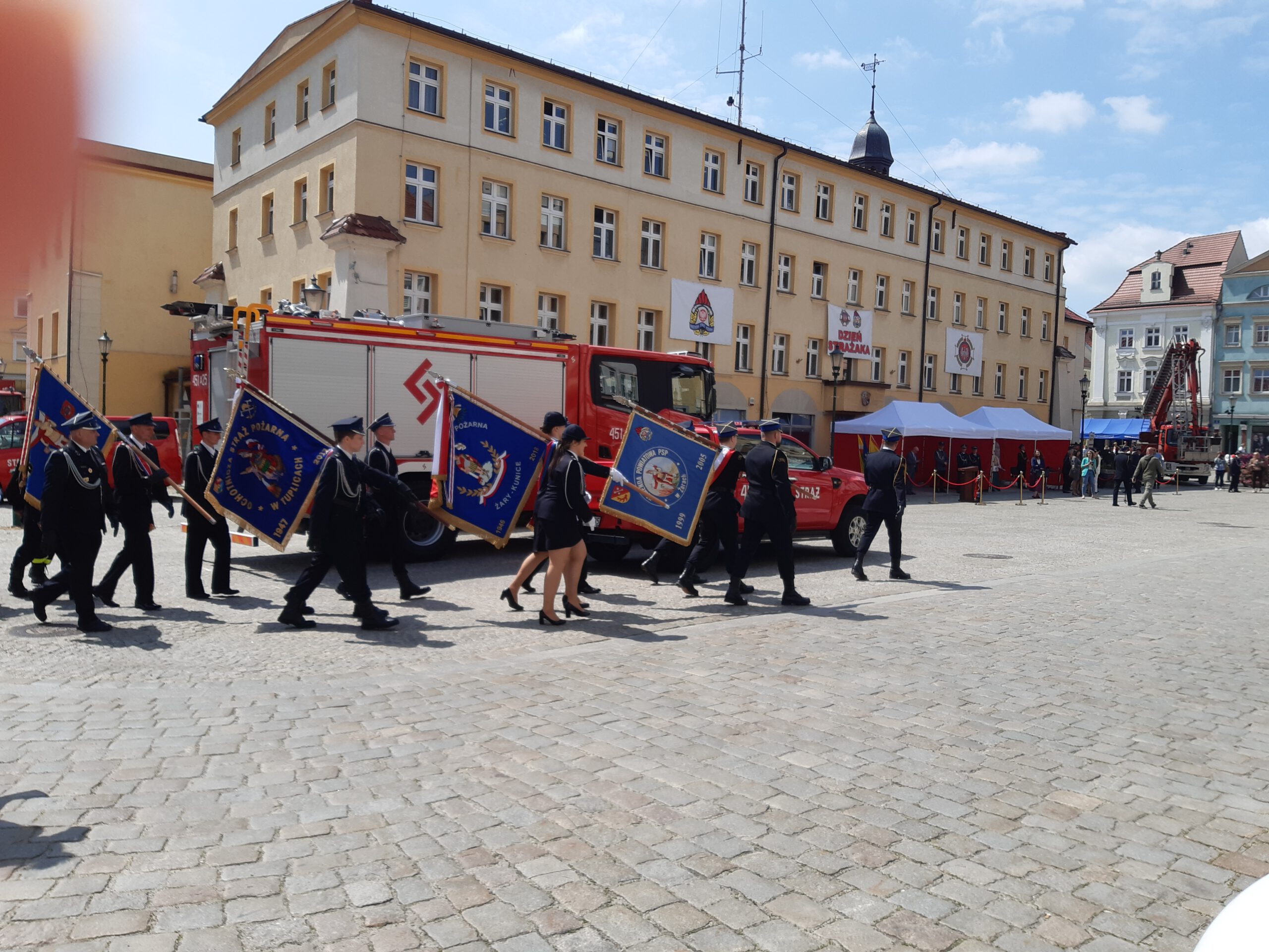 Sztandary strażackie.