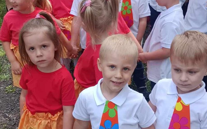 Grupa Kotków przed występem.