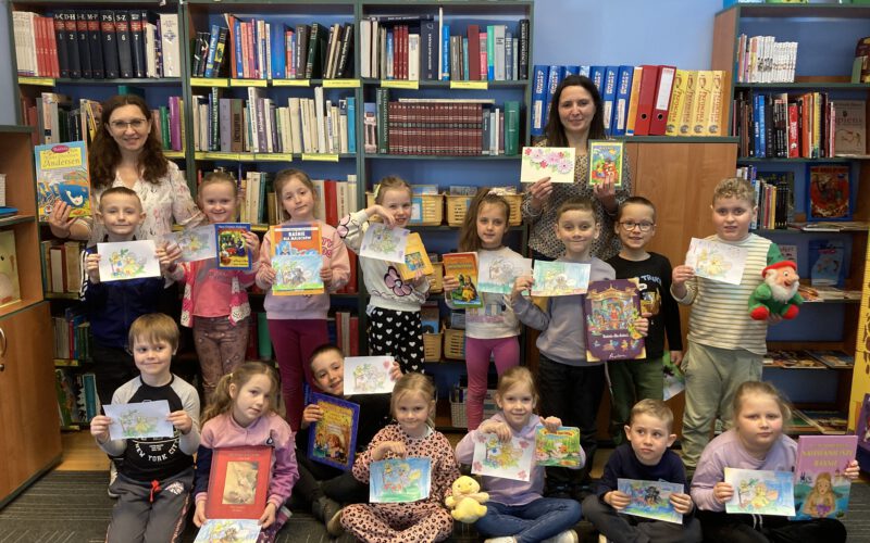 Grupa Smerfy z panią Edytką.